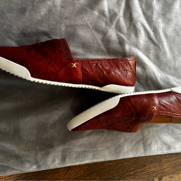 FRYE Melanie Slip-On Flat Leather Sneaker 8.5 - Picture 9 of 9
